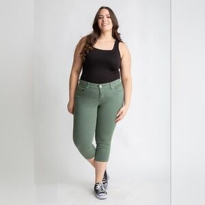 SLINK - Women's Green Cropped Jeans